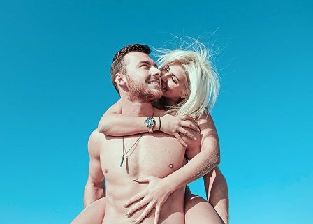 Pokles testosteronu - zamilovaný pár